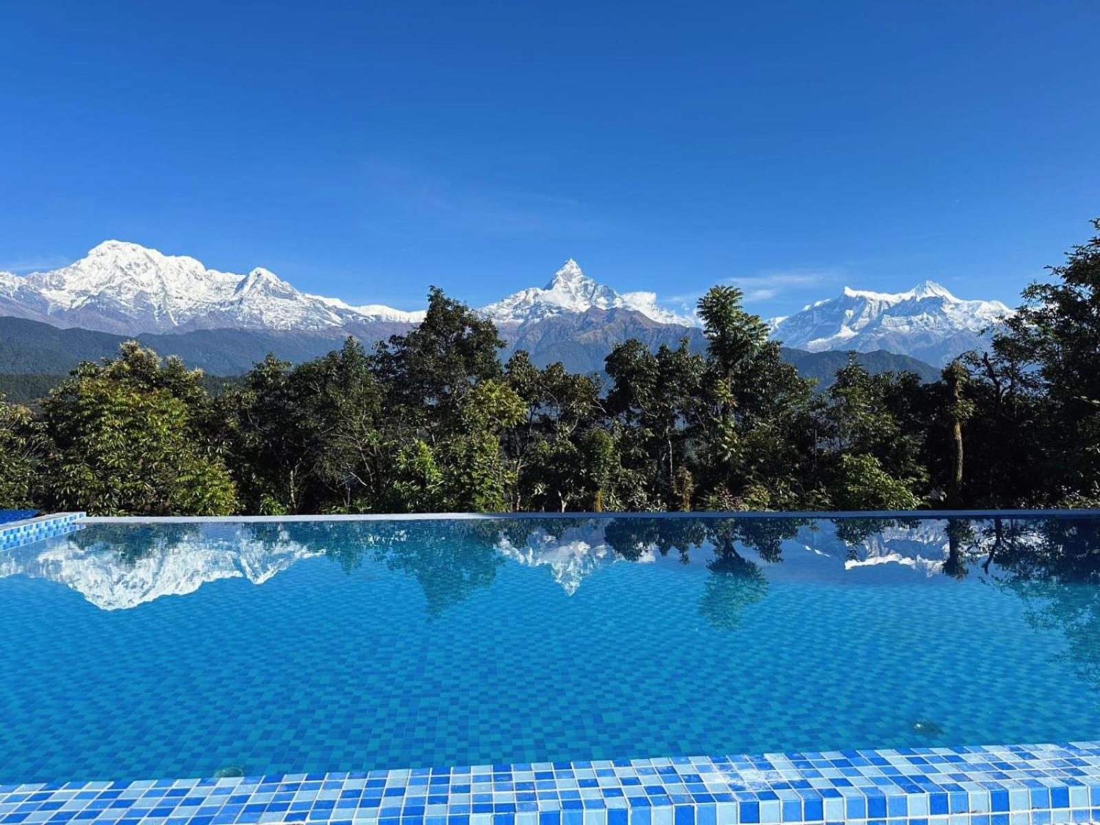 Himalayan Deurali Resort Pokhara Extérieur photo