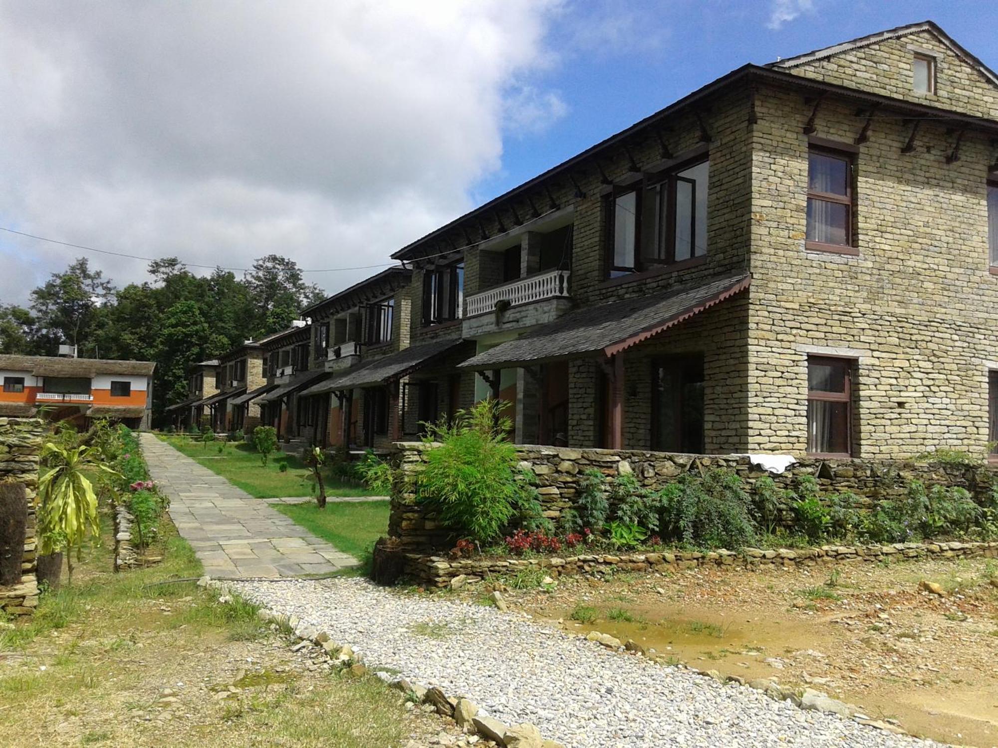 Himalayan Deurali Resort Pokhara Extérieur photo