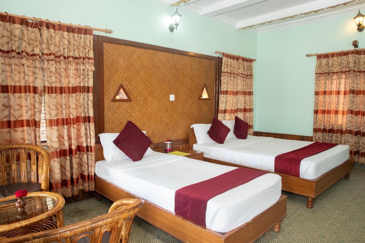 Himalayan Deurali Resort Pokhara Extérieur photo